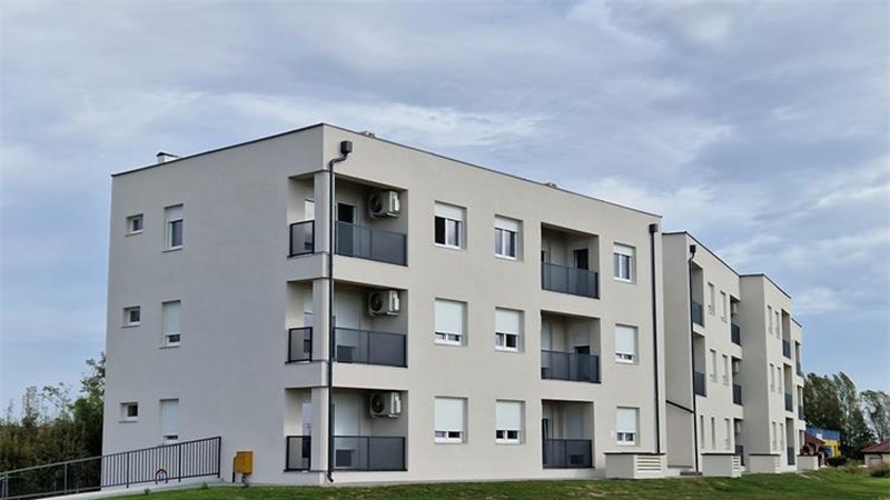 Bačić u Prelogu predao ključeve vlasnicima 16 novoizgrađenih POS stanova